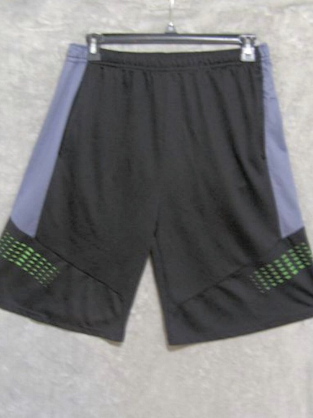 Reactive size XL mens athletic shorts black with grey